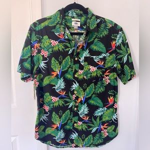 Old Navy bird of paradise shirt
